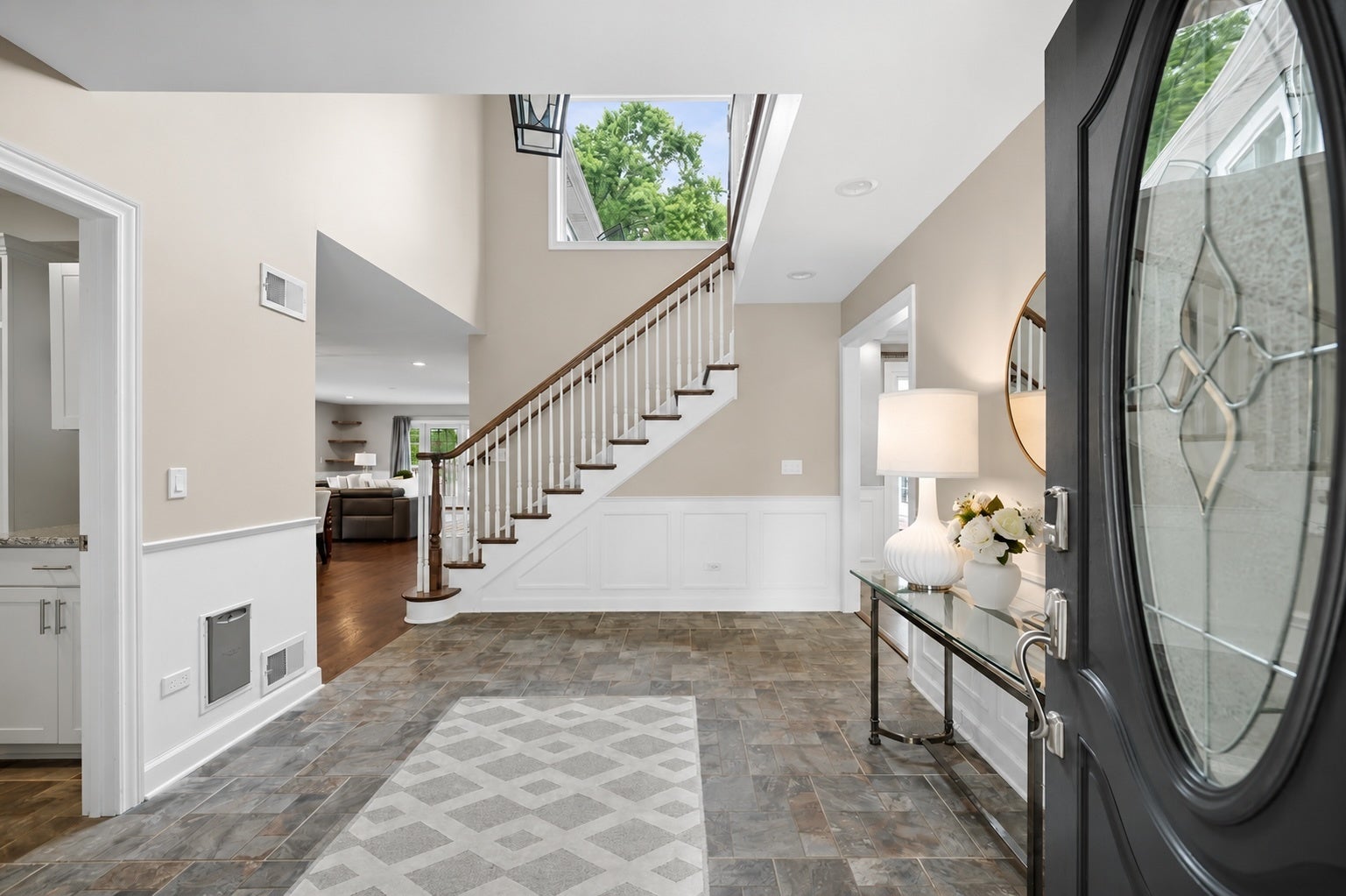 586 Earl Drive