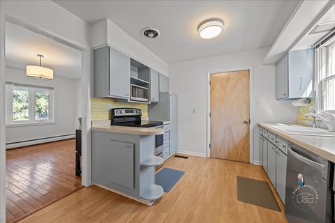 Tiny photo for 401 E Side Drive, Geneva, IL 60134 (MLS # 12594741)