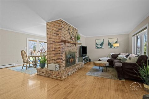 Tiny photo for 401 E Side Drive, Geneva, IL 60134 (MLS # 12594741)