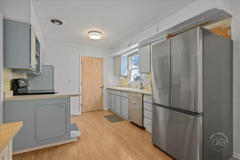 Tiny photo for 401 E Side Drive, Geneva, IL 60134 (MLS # 12594741)