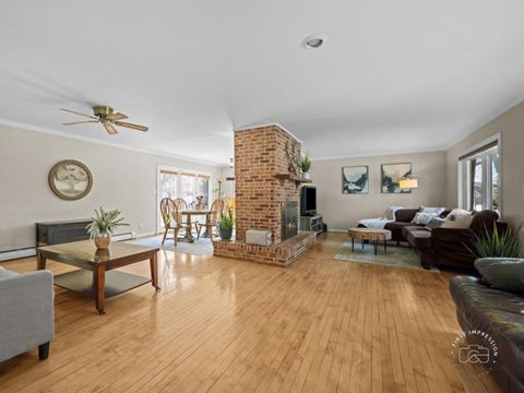 Tiny photo for 401 E Side Drive, Geneva, IL 60134 (MLS # 12594741)