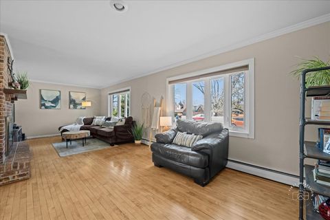 Tiny photo for 401 E Side Drive, Geneva, IL 60134 (MLS # 12594741)