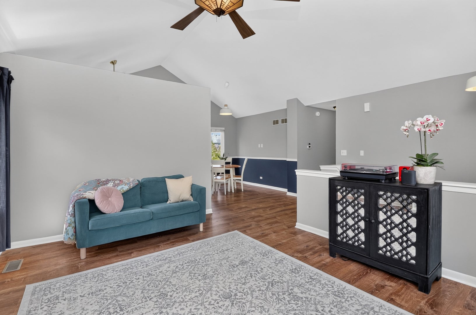 255 Penny Lane