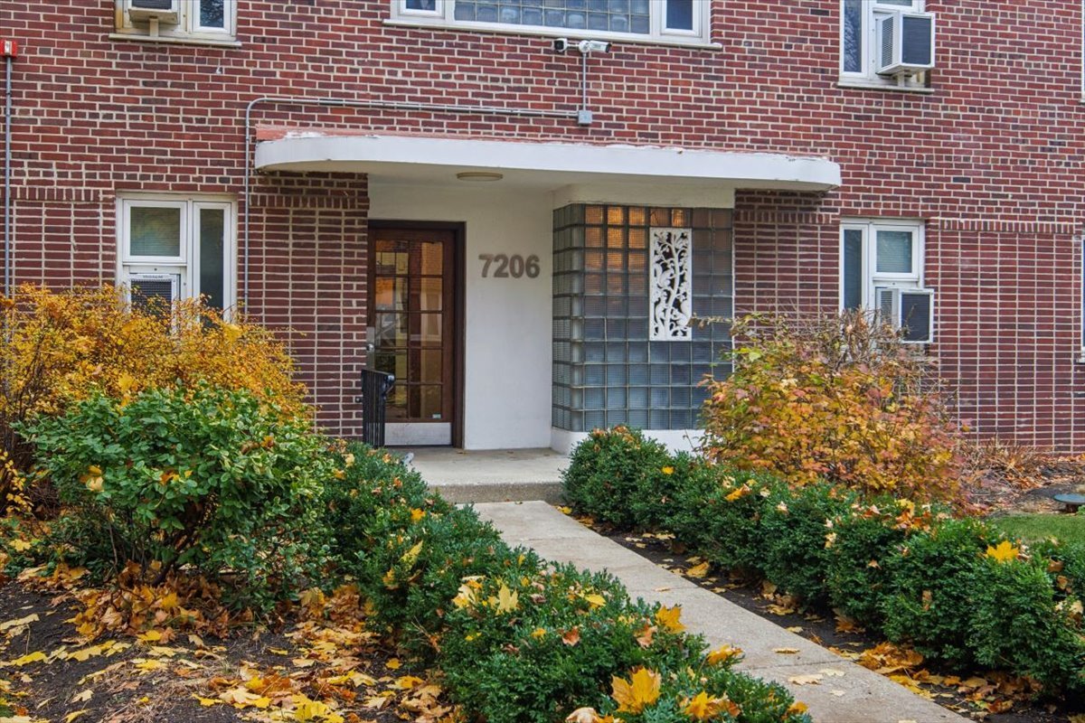 7206 Oak Avenue 4SE