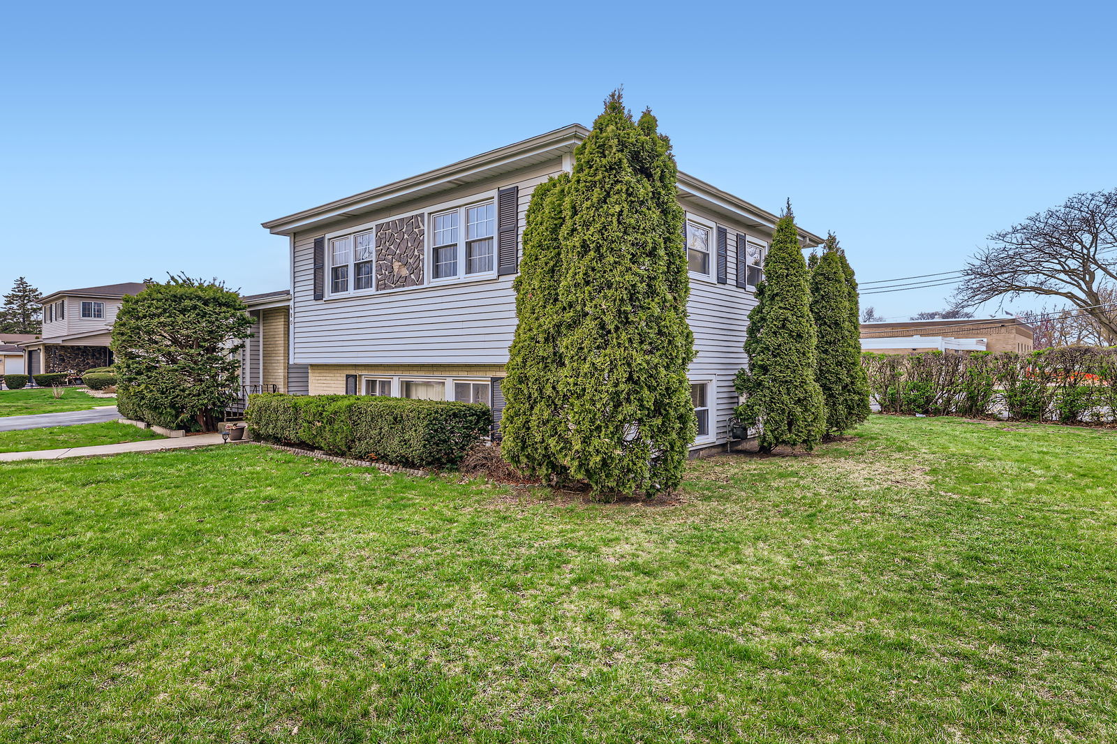 480 Pioneer Drive