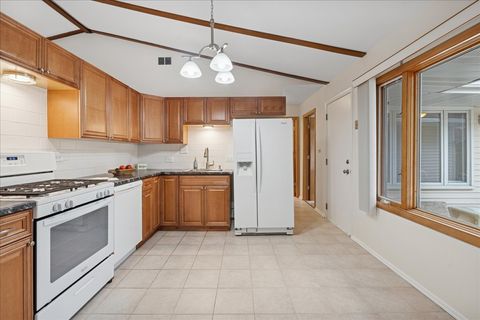 Tiny photo for 612 White Pine Road, Buffalo Grove, IL 60089 (MLS # 12536174)