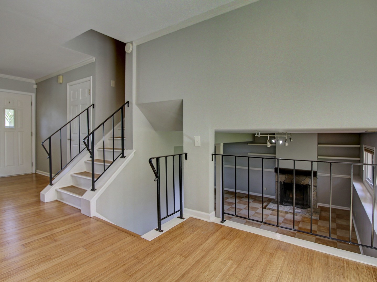 30W111 Glenhurst Court