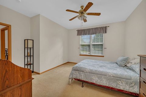 Tiny photo for 21476 Mays Lake Court, Crest Hill, IL 60403 (MLS # 12498751)