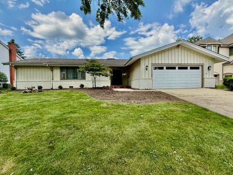 Photo of 1117 Summit Hills Lane, Naperville, IL 60563 (MLS # 12732731)