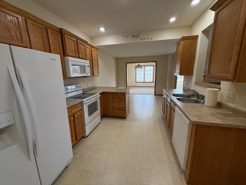 Tiny photo for 34 Madison Circle, Davenport, IA 52806 (MLS # 12616309)