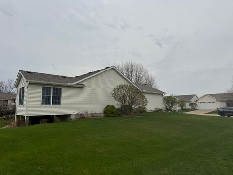 Tiny photo for 34 Madison Circle, Davenport, IA 52806 (MLS # 12616309)