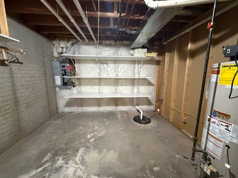 Tiny photo for 34 Madison Circle, Davenport, IA 52806 (MLS # 12616309)