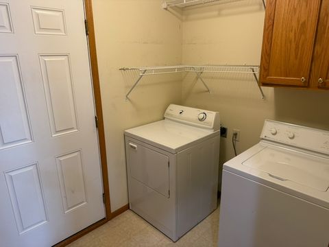 Tiny photo for 34 Madison Circle, Davenport, IA 52806 (MLS # 12616309)