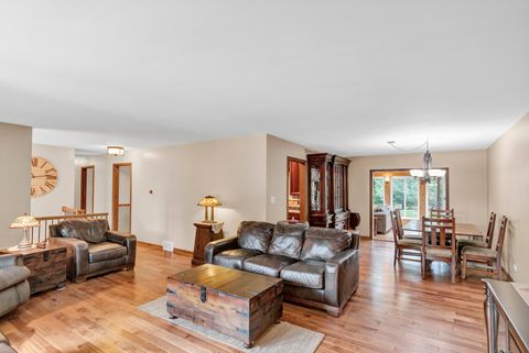 Tiny photo for 512 N Forest Drive, Addison, IL 60101 (MLS # 12478578)