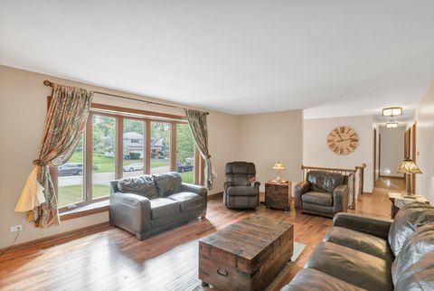 Tiny photo for 512 N Forest Drive, Addison, IL 60101 (MLS # 12478578)