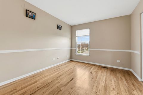 Tiny photo for 138 Emerald Drive, Streamwood, IL 60107 (MLS # 12621111)