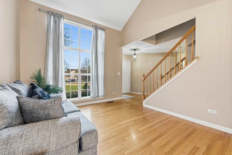 Tiny photo for 138 Emerald Drive, Streamwood, IL 60107 (MLS # 12621111)