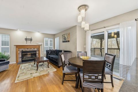 Tiny photo for 138 Emerald Drive, Streamwood, IL 60107 (MLS # 12621111)