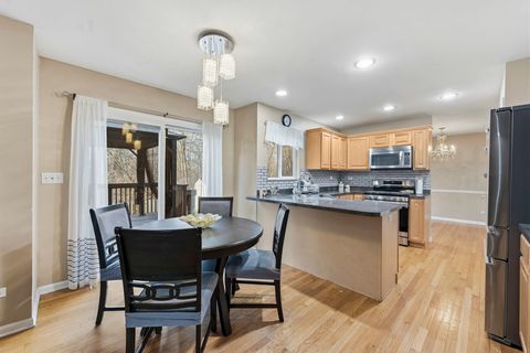 Tiny photo for 138 Emerald Drive, Streamwood, IL 60107 (MLS # 12621111)