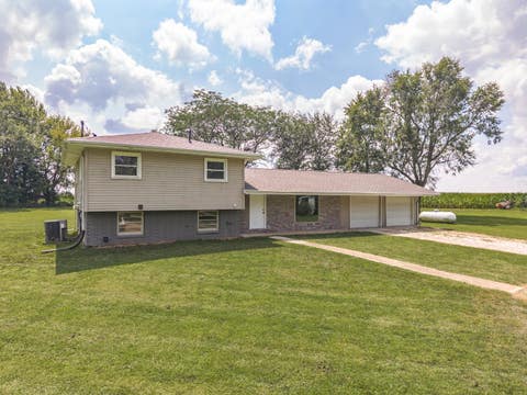 Photo of 15795 E 2550 North Road, Hudson, IL 61748 (MLS # 12704368)