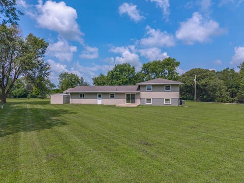 Tiny photo for 15795 E 2550 North Road, Hudson, IL 61748 (MLS # 12704368)