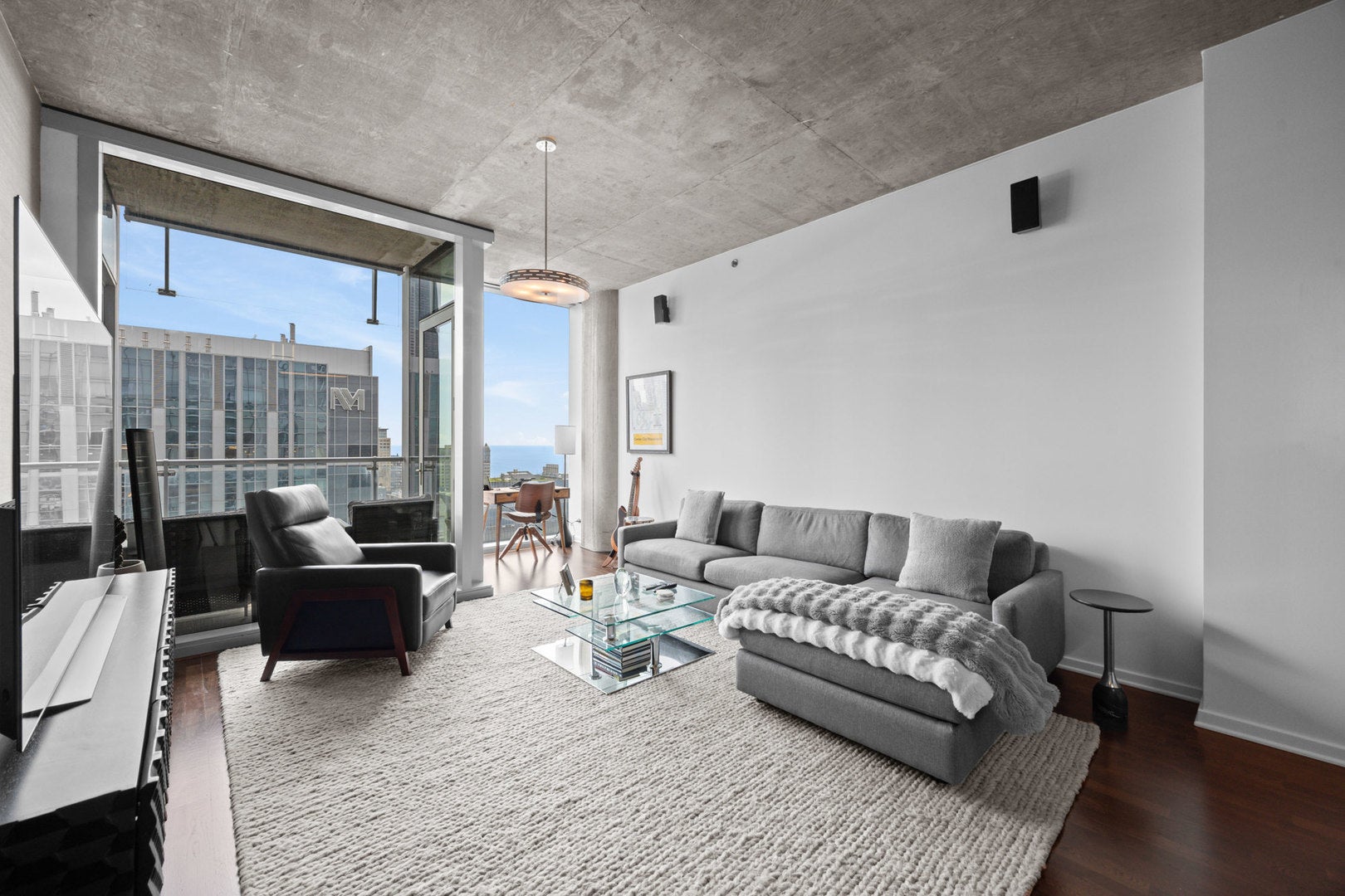 600 N FAIRBANKS Court 3304