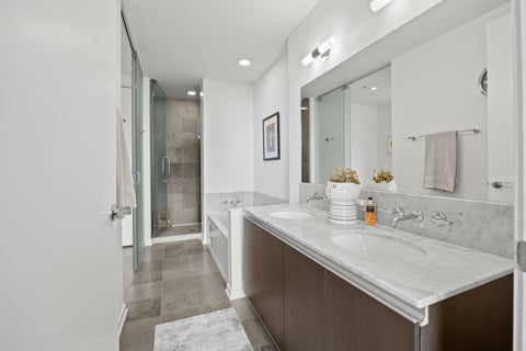 Tiny photo for 600 N FAIRBANKS Court #3304, Chicago, IL 60611 (MLS # 12749381)
