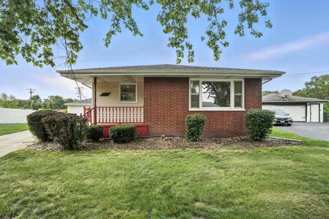Photo of 3312 E 170th Street, Lansing, IL 60438 (MLS # 12553603)