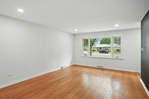 Tiny photo for 3312 E 170th Street, Lansing, IL 60438 (MLS # 12553603)