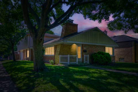 Tiny photo for 10056 S Talman Avenue, Chicago, IL 60655 (MLS # 12687982)