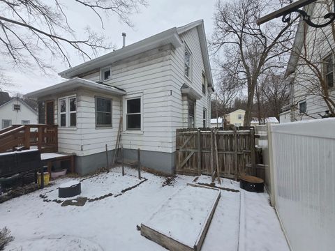 Tiny photo for 1014 W 4th Street, Peoria, IL 61605 (MLS # 12579379)