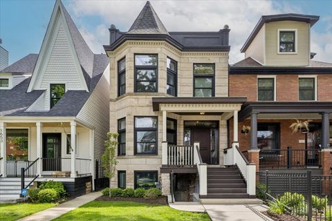 Photo of 1655 W Carmen Avenue, Chicago, IL 60640 (MLS # 12642366)