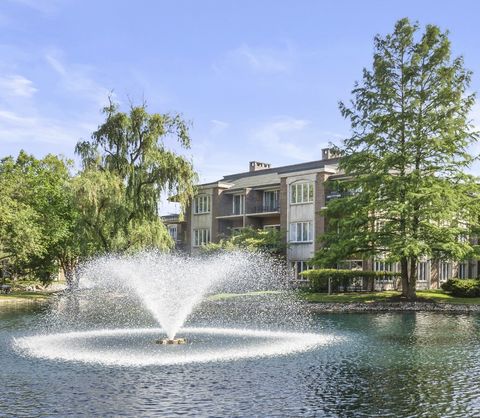 Tiny photo for 3 Oak Brook Club Drive #E207, Oak Brook, IL 60523 (MLS # 12517197)