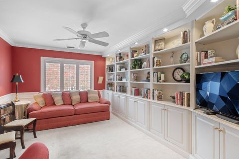 Tiny photo for 3 Oak Brook Club Drive #E207, Oak Brook, IL 60523 (MLS # 12517197)