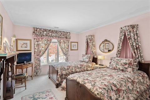 Tiny photo for 3 Oak Brook Club Drive #E207, Oak Brook, IL 60523 (MLS # 12517197)