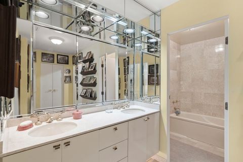 Tiny photo for 3 Oak Brook Club Drive #E207, Oak Brook, IL 60523 (MLS # 12517197)