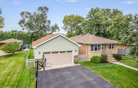 Photo of 6520 Ridge Drive, Chicago Ridge, IL 60415 (MLS # 12745436)