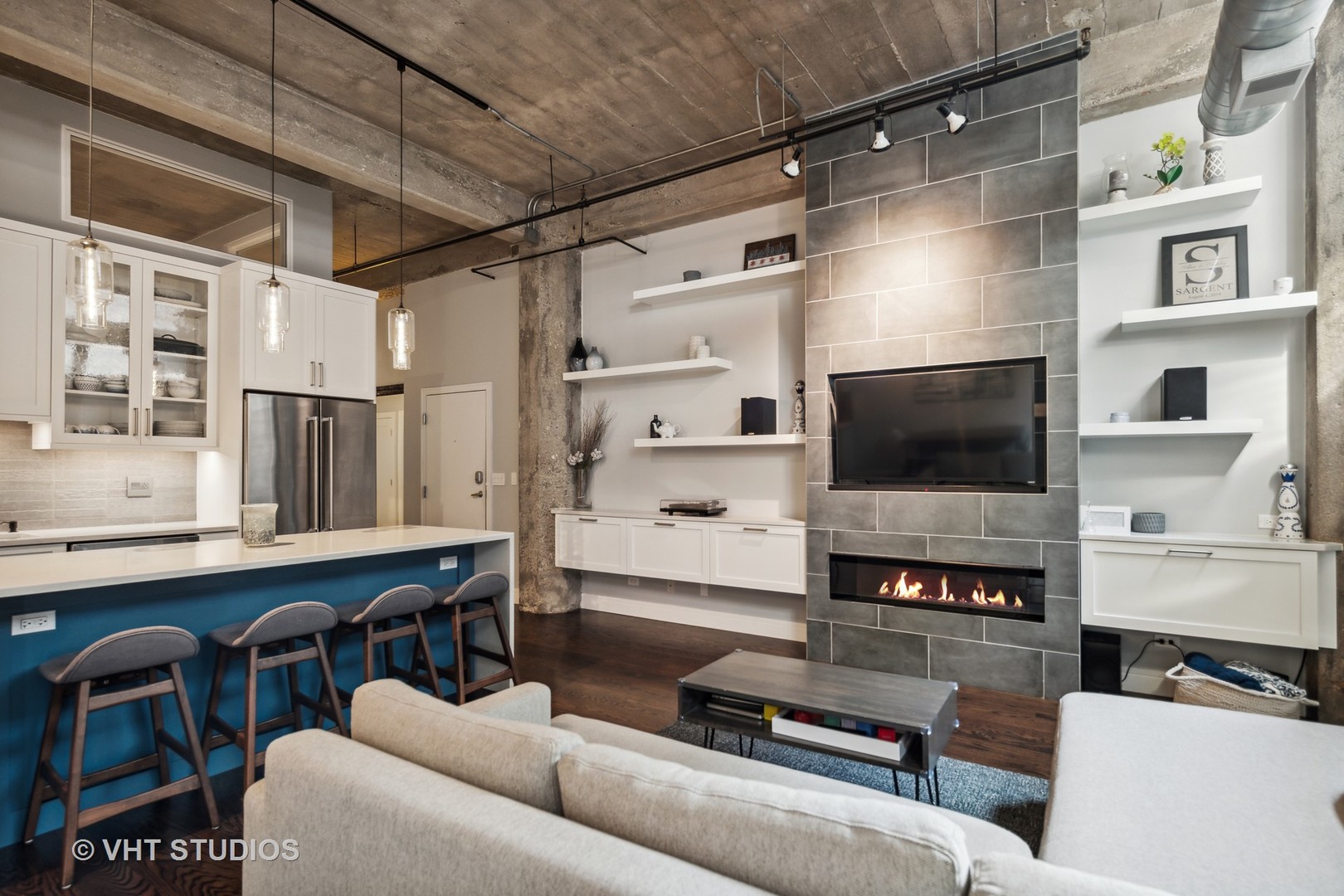 843 W ADAMS Street 310