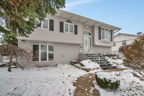 Tiny photo for 334 Hemlock Avenue, Romeoville, IL 60446 (MLS # 12528731)