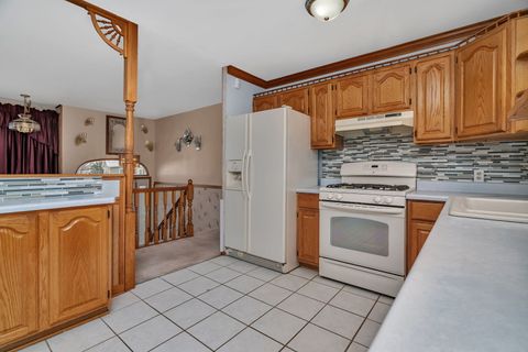 Tiny photo for 334 Hemlock Avenue, Romeoville, IL 60446 (MLS # 12528731)