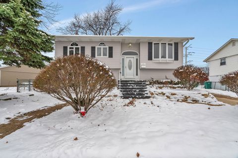 Tiny photo for 334 Hemlock Avenue, Romeoville, IL 60446 (MLS # 12528731)