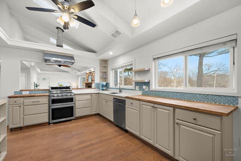 Tiny photo for 4433 Wildwood Drive, Crystal Lake, IL 60014 (MLS # 12694363)