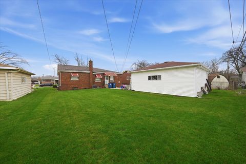 Tiny photo for 834 N Maple Drive, Chicago Heights, IL 60411 (MLS # 12610309)
