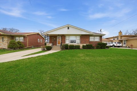 Photo of 834 N Maple Drive, Chicago Heights, IL 60411 (MLS # 12610309)