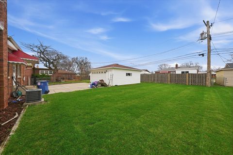 Tiny photo for 834 N Maple Drive, Chicago Heights, IL 60411 (MLS # 12610309)