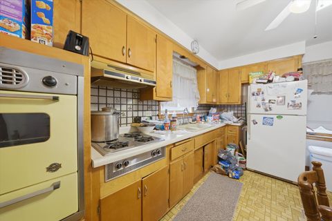 Tiny photo for 834 N Maple Drive, Chicago Heights, IL 60411 (MLS # 12610309)