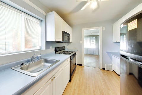 Tiny photo for 423 Frederick Avenue, Bellwood, IL 60104 (MLS # 12692941)