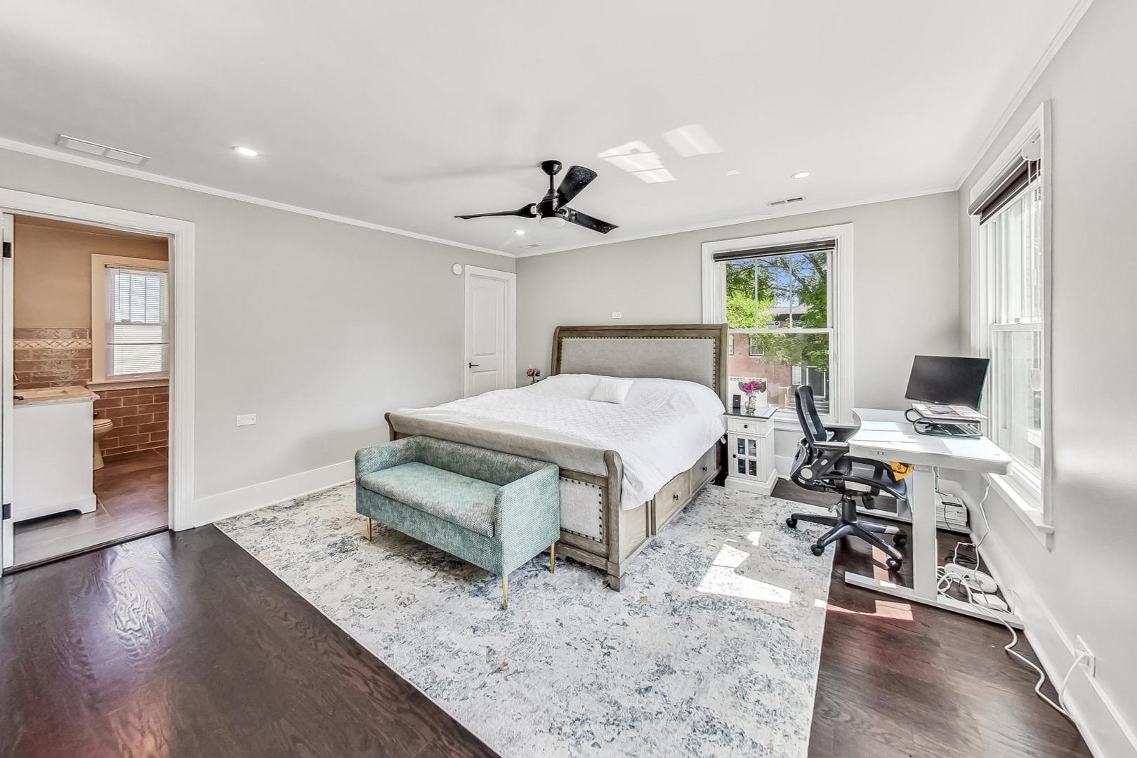 Chicago, Illinois 60659, United States, 6 Bedrooms Bedrooms, ,4 BathroomsBathrooms,Residential,Active,246040