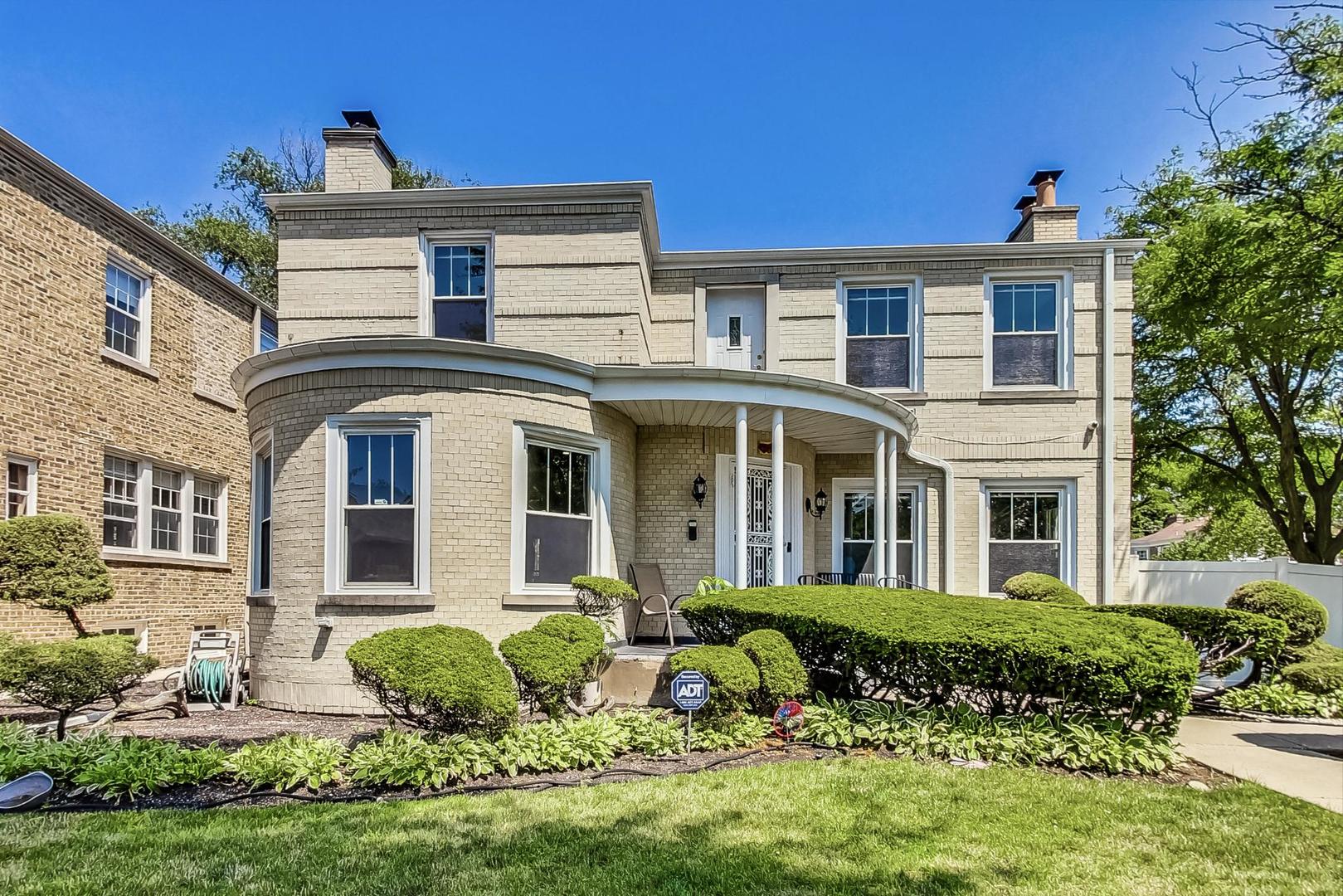 Chicago, Illinois 60659, United States, 6 Bedrooms Bedrooms, ,4 BathroomsBathrooms,Residential,Active,246040