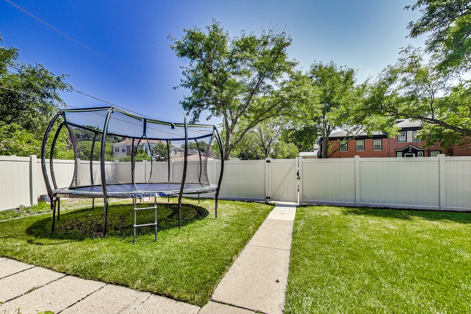 Chicago, Illinois 60659, United States, 6 Bedrooms Bedrooms, ,4 BathroomsBathrooms,Residential,Active,246040